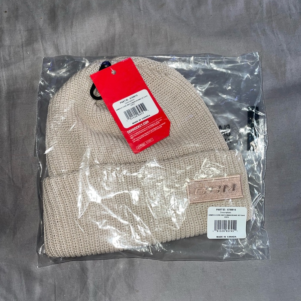 Women’s CCM Hockey winter hat. One size fits most